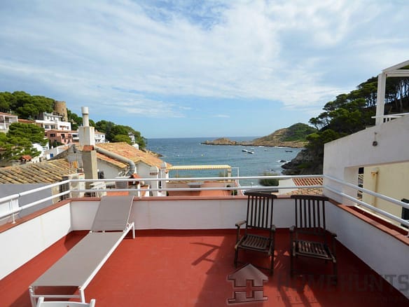 2 Bedroom Villa/House in Begur 12