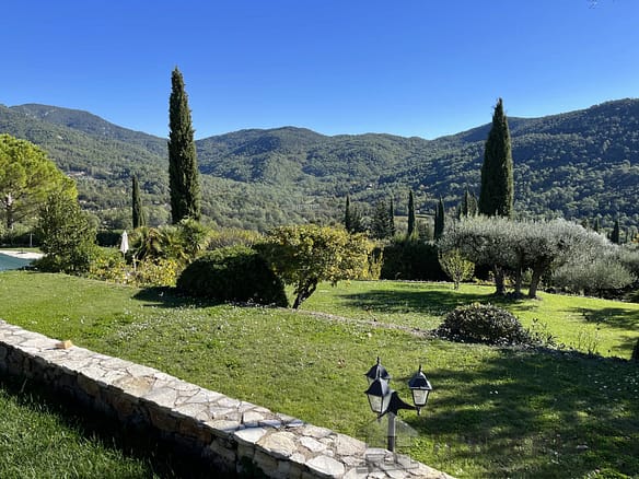 5 Bedroom Villa/House in Bargemon 28