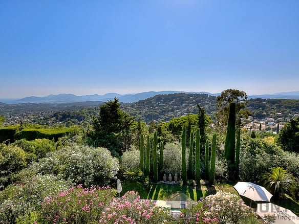 6 Bedroom Villa/House in Mougins 26