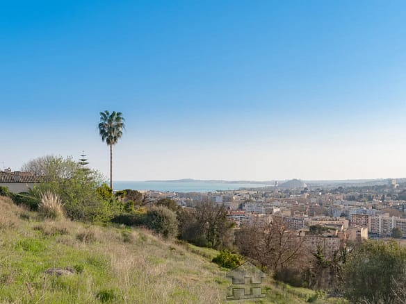 4 Bedroom Villa/House in Cagnes Sur Mer 24