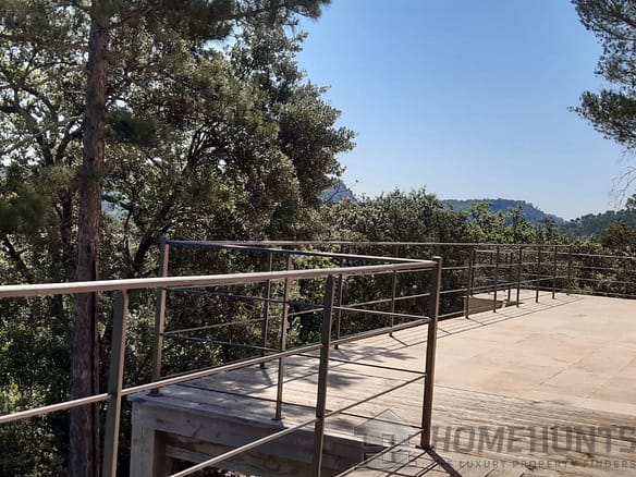 8 Bedroom Villa/House in Chateauvert 5