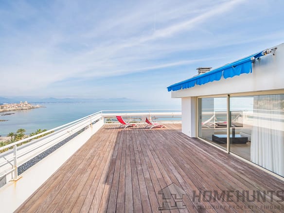 3 Bedroom Apartment in Antibes 16