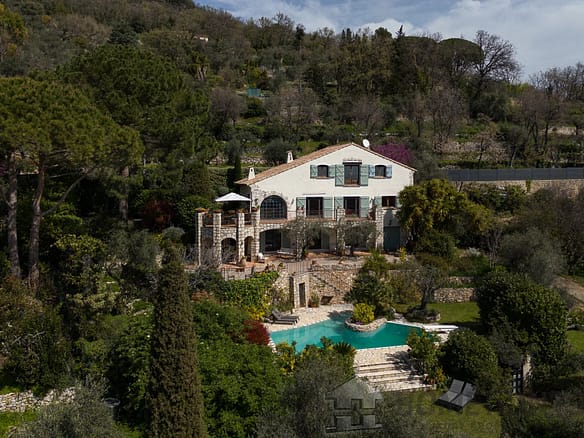 5 Bedroom Villa/House in Chateauneuf Grasse 22