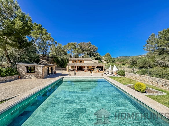 4 Bedroom Villa/House in Calvia 2