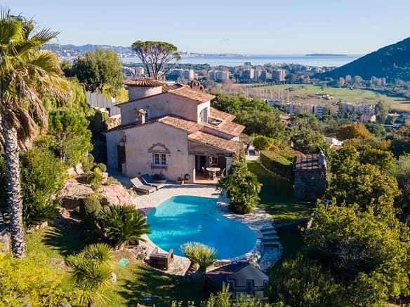4 Bedroom Villa/House in Mandelieu La Napoule 28