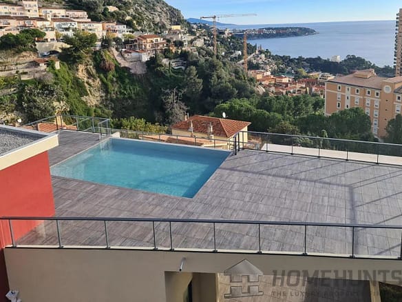 2 Bedroom Apartment in Beausoleil 20