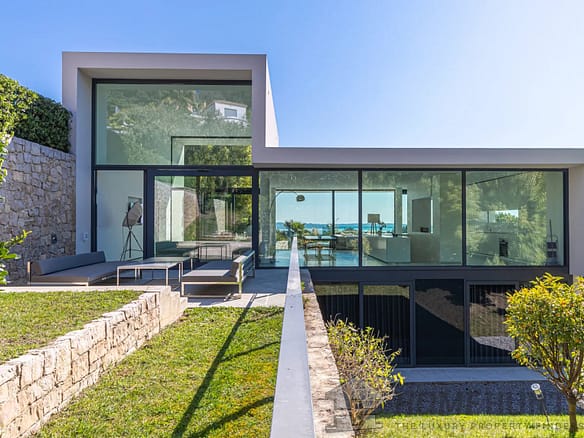 4 Bedroom Villa/House in Le Golfe Juan 12