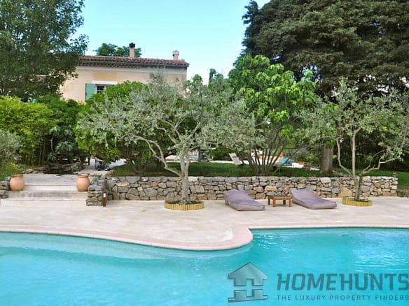 4 Bedroom Castle/Estates in Le Val 7