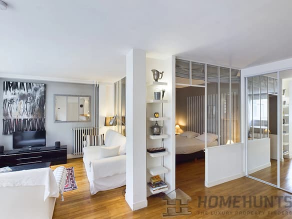 Apartment For Sale in Paris 20