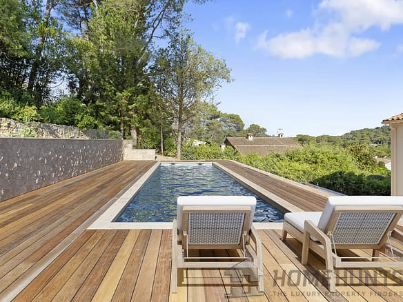 5 Bedroom Villa/House in Mougins 22