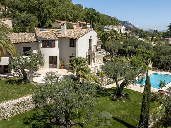5 Bedroom Villa/House in Vence 8