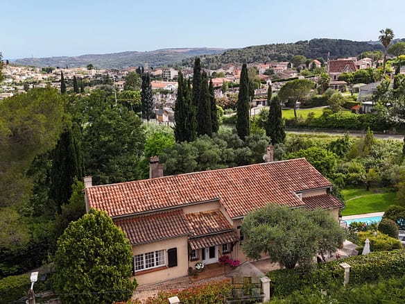6 Bedroom Villa/House in La Colle Sur Loup 34