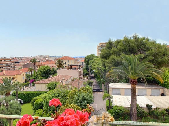4 Bedroom Apartment in Cannes 12