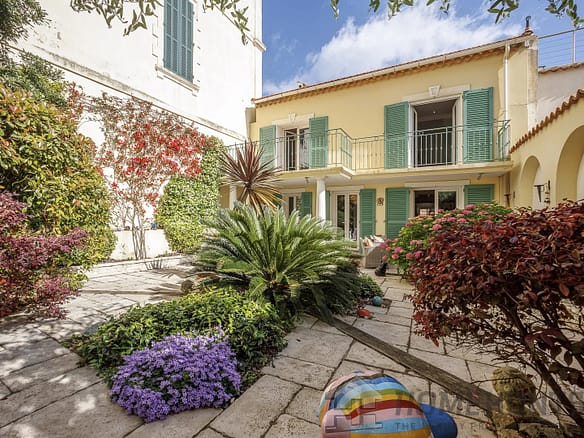 5 Bedroom Villa/House in Cannes 4