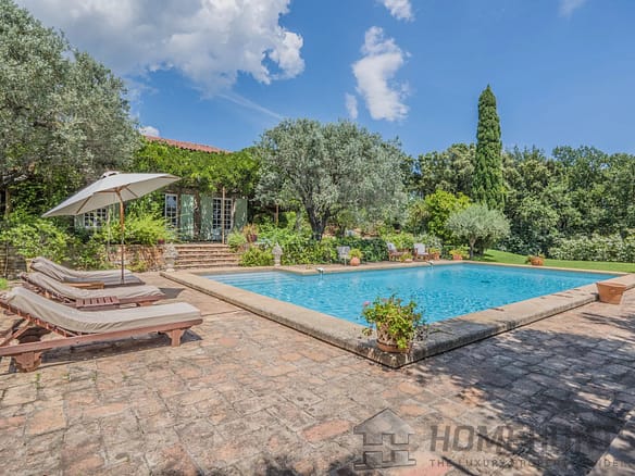 6 Bedroom Villa/House in Grimaud 12