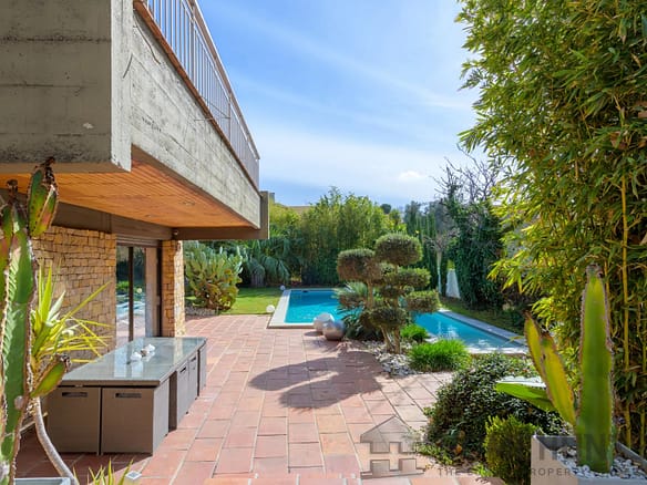 4 Bedroom Villa/House in Marseille 32