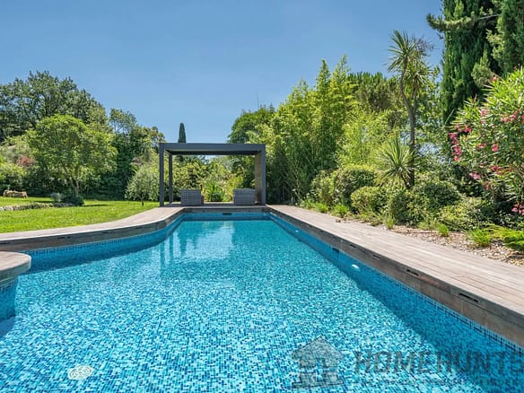 5 Bedroom Villa/House in Valbonne 18