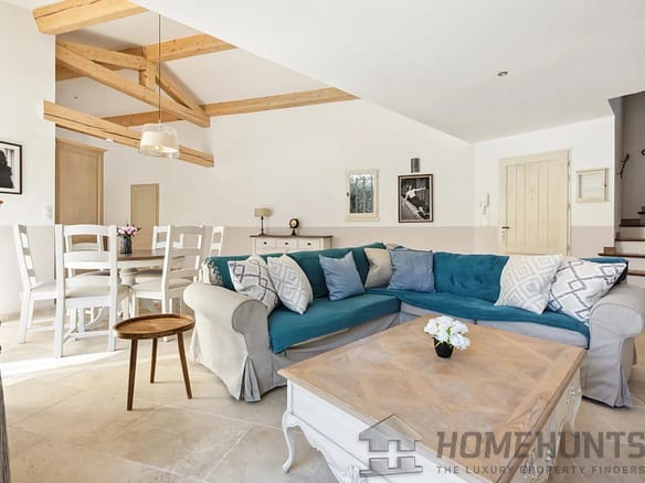 5 Bedroom Villa/House in Mons 6