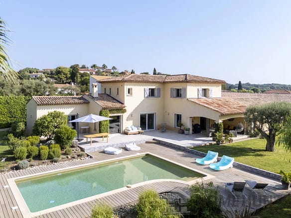 4 Bedroom Villa/House in Antibes 2