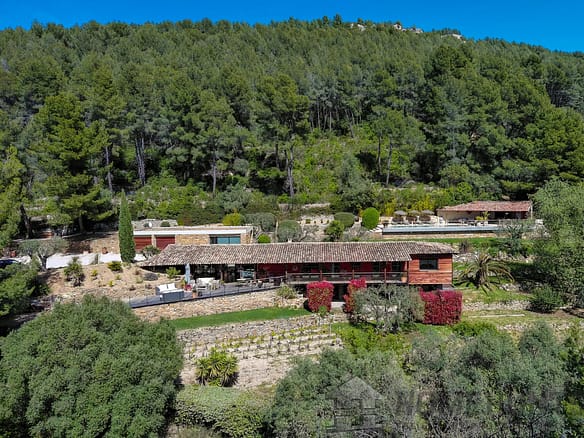 4 Bedroom Villa/House in Evenos 32