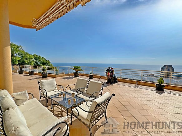 4 Bedroom Apartment in Beausoleil 26