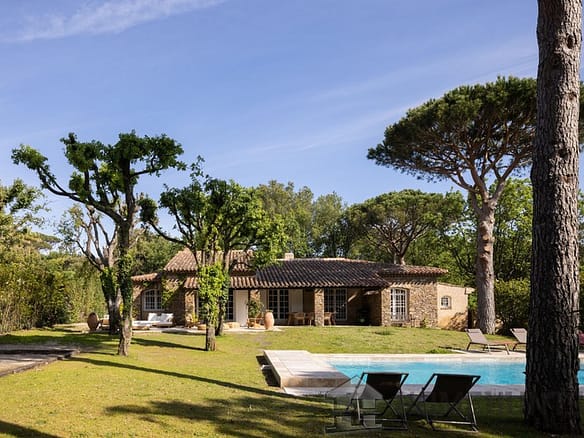 5 Bedroom Villa/House in Grimaud 4