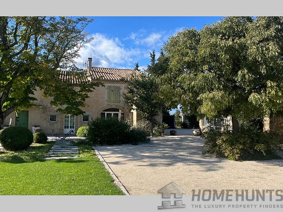 6 Bedroom Villa/House in Cairanne 26