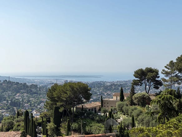 4 Bedroom Villa/House in Mougins 18