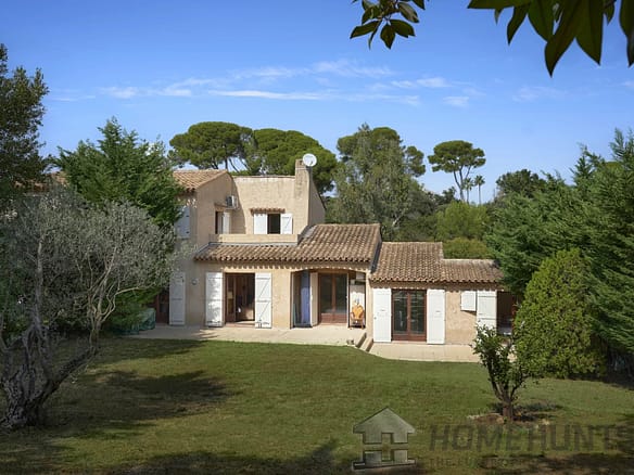 4 Bedroom Villa/House in Cap D Antibes 8