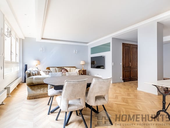 1 Bedroom Apartment in Paris 8th (Golden Triangle - Parc Monceau) 20