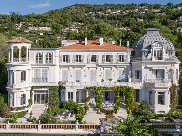 4 Bedroom Apartment in Cannes 20