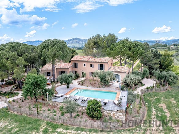 6 Bedroom Villa/House in Beaumes De Venise 28