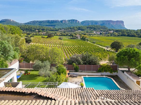4 Bedroom Villa/House in Cassis 30