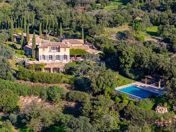 6 Bedroom Villa/House in Plan De La Tour 2