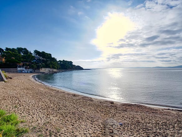 5 Bedroom Villa/House in Carqueiranne 6