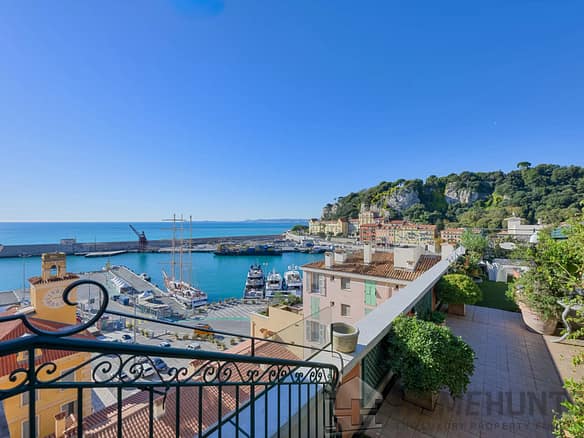 5 Bedroom Apartment in Nice 18