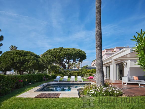 5 Bedroom Villa/House in Cannes 34