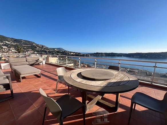 2 Bedroom Apartment in Villefranche Sur Mer 2