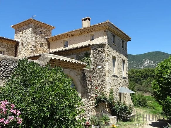 10 Bedroom Vineyard in Nyons 22