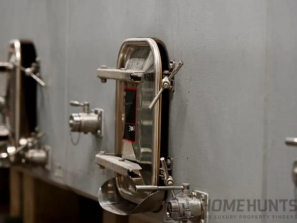 5 Bedroom Vineyard in Bollene 18