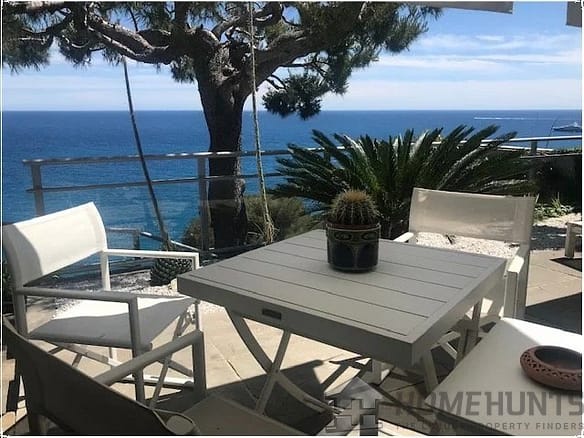 2 Bedroom Apartment in Roquebrune Cap Martin 2