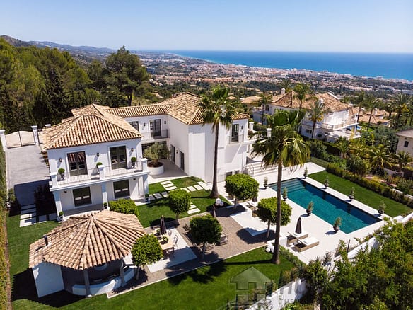 6 Bedroom Villa/House in Sierra Blanca 10