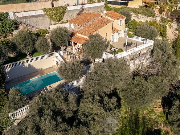 4 Bedroom Villa/House in Nice 2