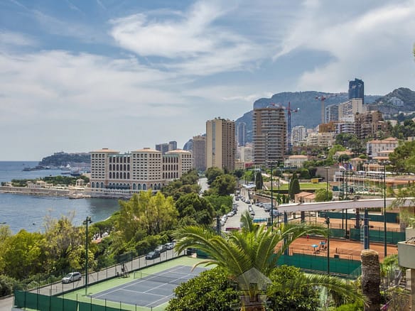 2 Bedroom Apartment in Roquebrune Cap Martin 14