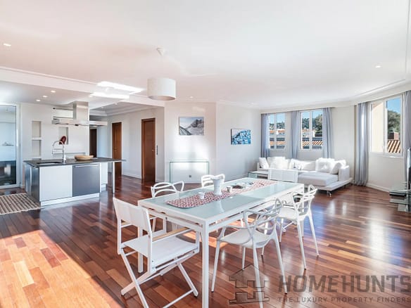 3 Bedroom Apartment in Cannes 12