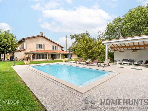 8 Bedroom Villa/House in Belleville En Beaujolais 8