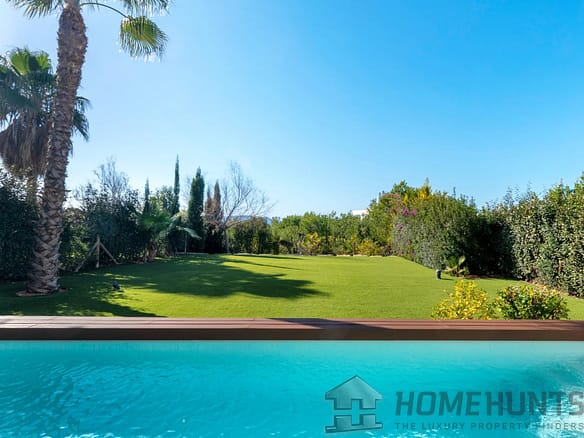 3 Bedroom Apartment in Talamanca 28