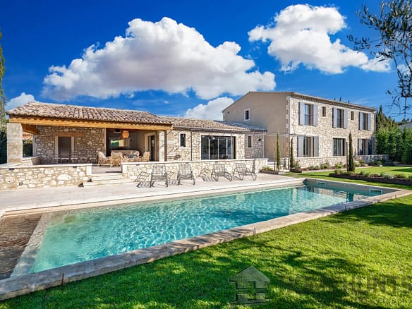 6 Bedroom Villa/House in Maussane Les Alpilles 22