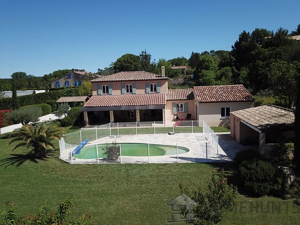 6 Bedroom Villa/House in Cotignac 14