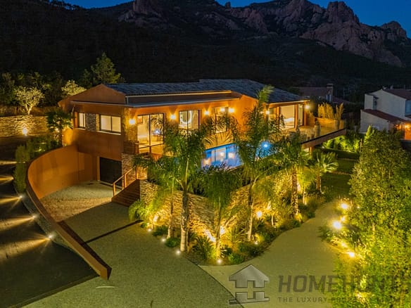 5 Bedroom Villa/House in St Raphael 36